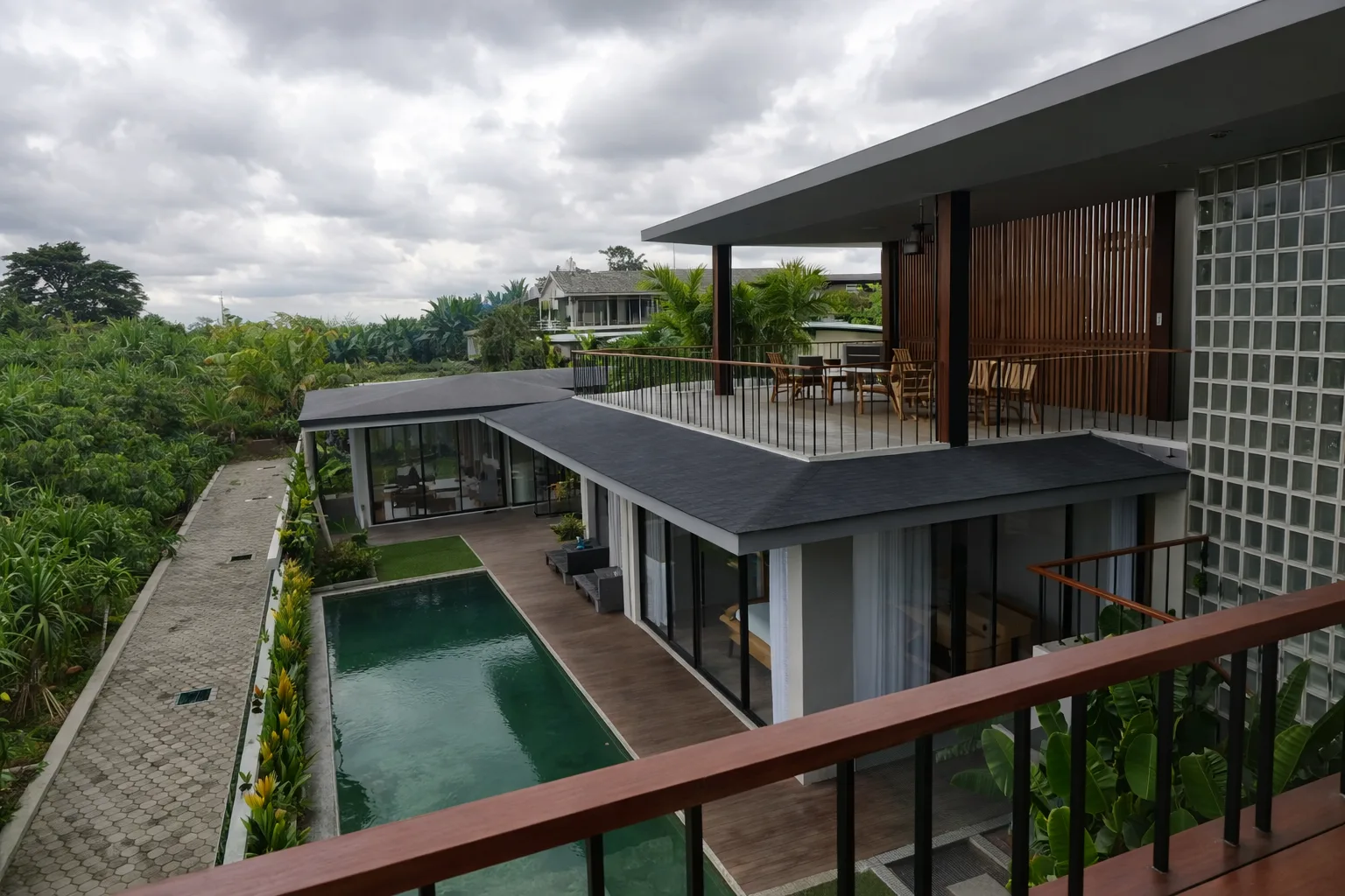 Villa Terang Surga